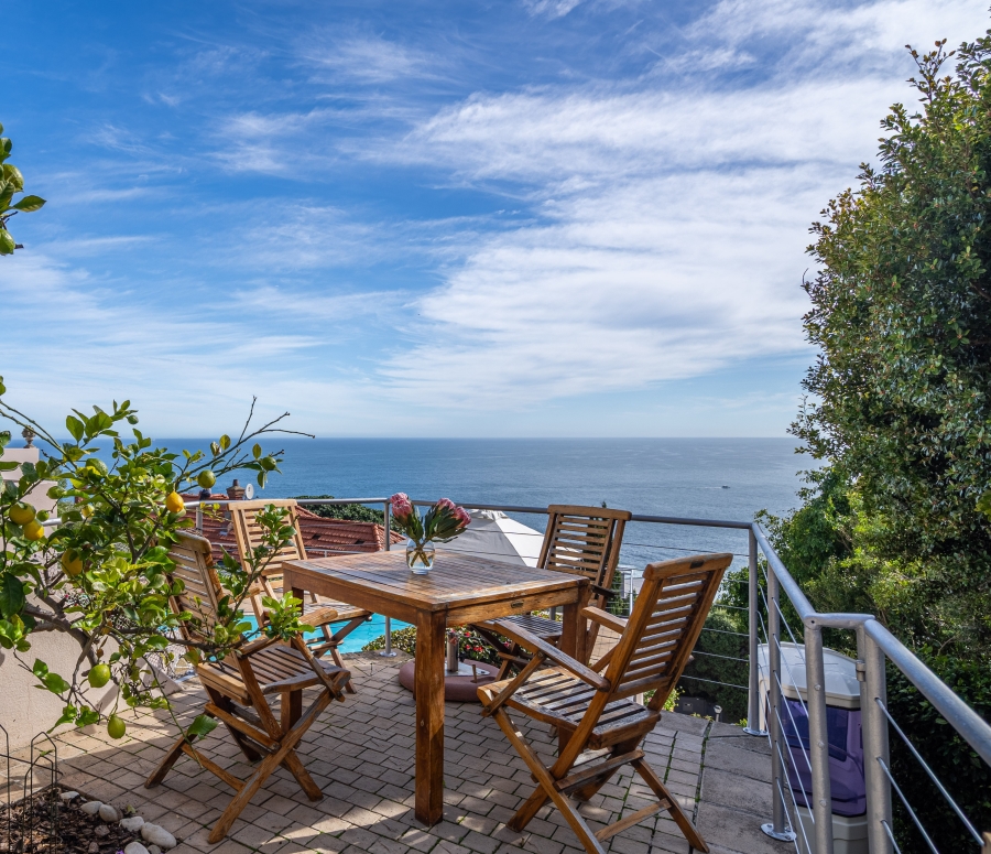 To Let 2 Bedroom Property for Rent in Bantry Bay Western Cape